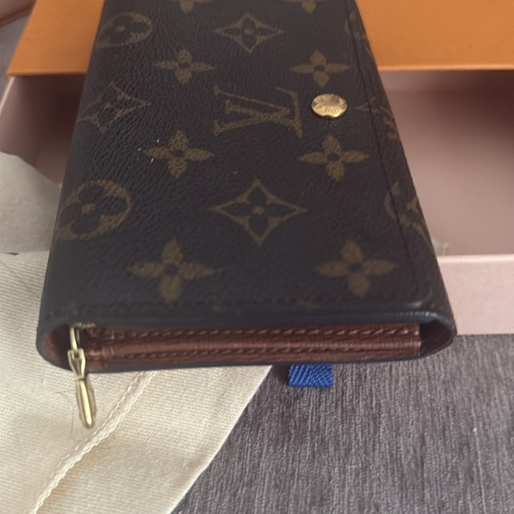 Louis Vuitton Brown Monogram Wallet -Authentic - Picture 5 of 15